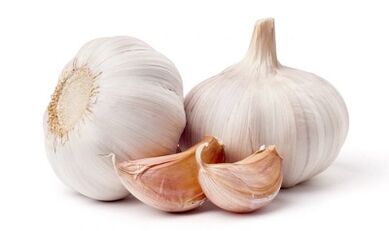 Knoblauch zur Behandlung von Warzen